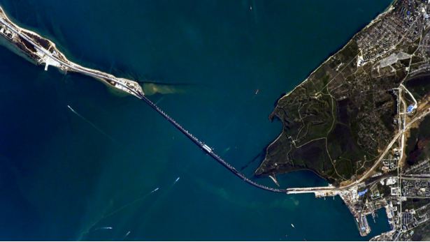 Détroit de Kertch: entre Russie et Crimée, le plus long pont d’Europe vu depuis l’espace