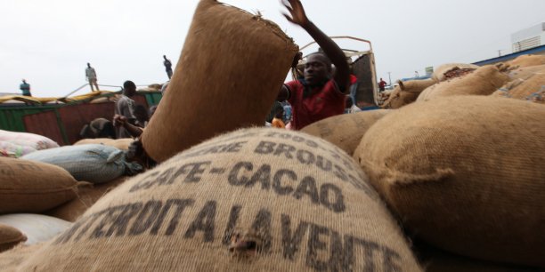 Côte d’Ivoire  : sur fond de crise, le gouvernement réduit les dépenses publiques