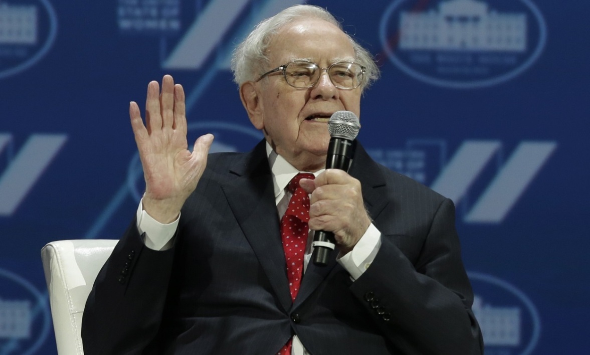 Pourquoi Warren Buffett investit des milliards dans le transport aérien