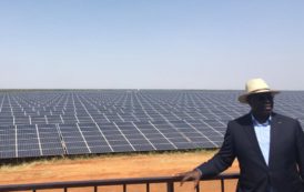 Sénégal: Macky Sall inaugure la plus grande centrale solaire d’Afrique de l’Ouest