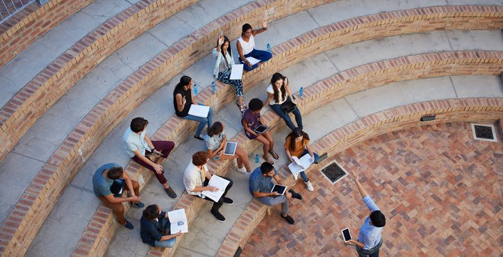 Transformation Digitale, Education Et Philosophie Au Forum “Changer D’Ere”