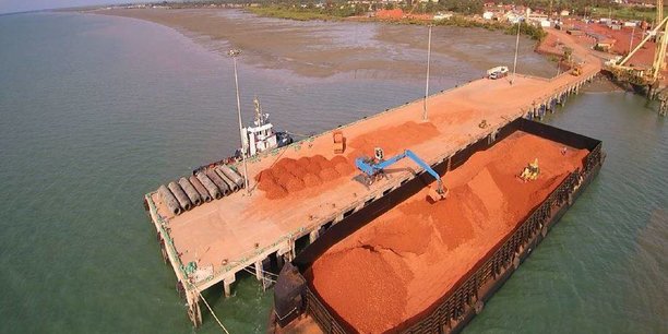 Guinée : le groupe chinois TBEA finance une chaîne de production de la bauxite et d’aluminium