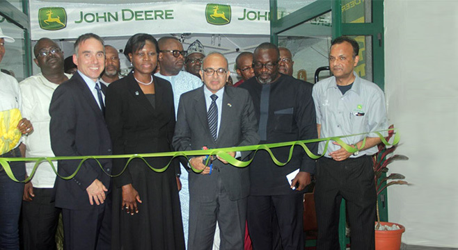 John Deere Fournira 300 Tracteurs À 100 000 Agriculteurs Au Nigeria
