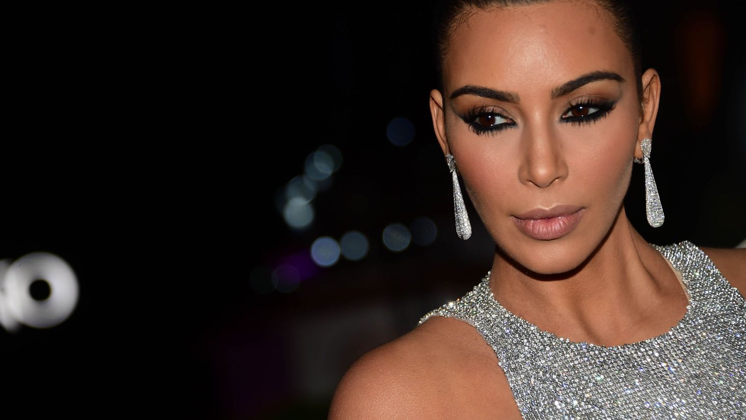 Kim Kardashian a été victime d’une attaque à main armée : les malfaiteurs ont dérobé plus de 9 millions d’euros de…