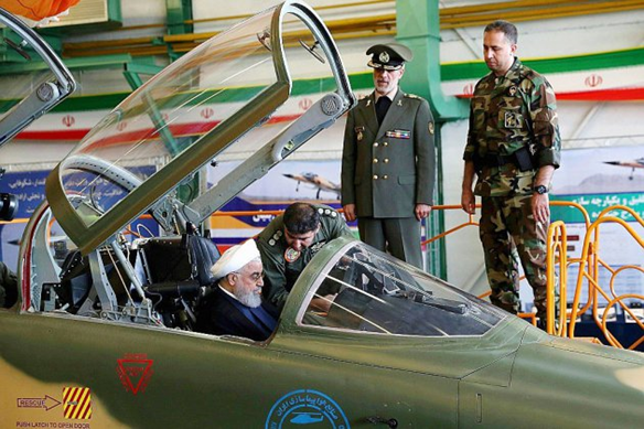 L’Iran dévoile son premier avion de combat, en pleine tension avec Washington