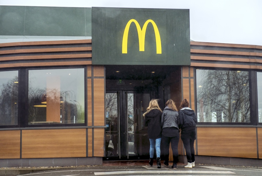 McDonald’s veut créer 2.000 CDI en France cette année