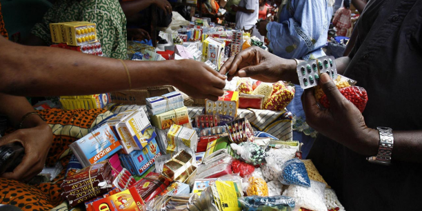 Nigéria : le gouvernement s’attaque au commerce illicite de médicaments