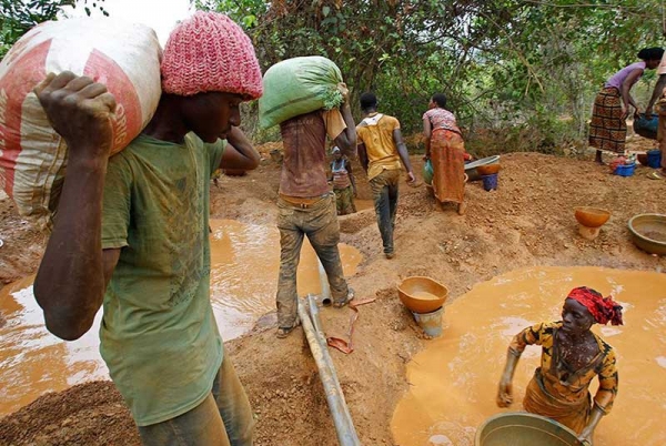 Le patron d’une mine d’or s’insurge contre l’orpaillage clandestin en Côte d’Ivoire