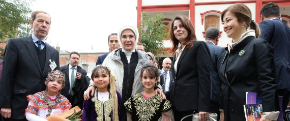 La première Dame de Turquie visite des établissements culturels et touristiques à Alger en images