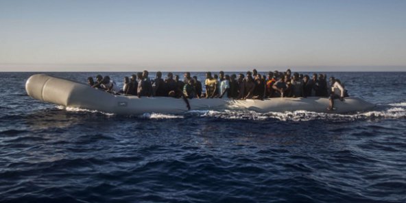 Italie : deux passeurs jugés pour la mort de plus de 800 migrants dans un naufrage en 2015