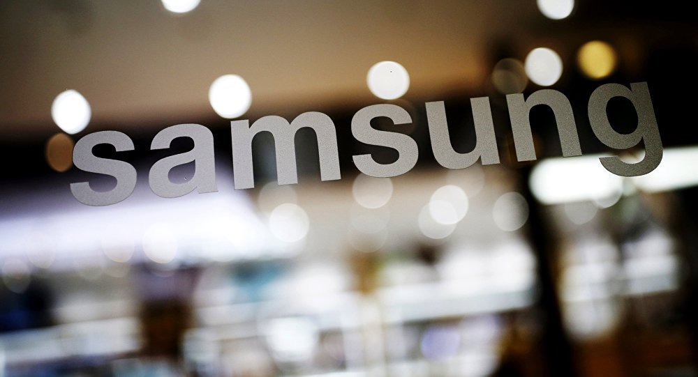 Samsung ralentit aussi ses téléphones