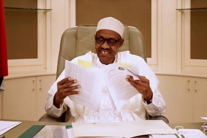 Nigeria: Buhari explique pourquoi il lit lentement