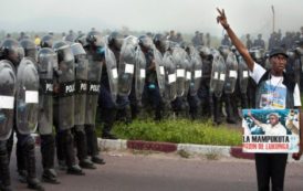 RDC : à Kinshasa, la police boucle les accès à la résidence de Tshisekedi et occupe le lieu du meeting de l’opposant