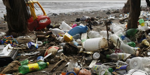 Plastique : l’industrie de l’emballage essuie trois nouveaux revers