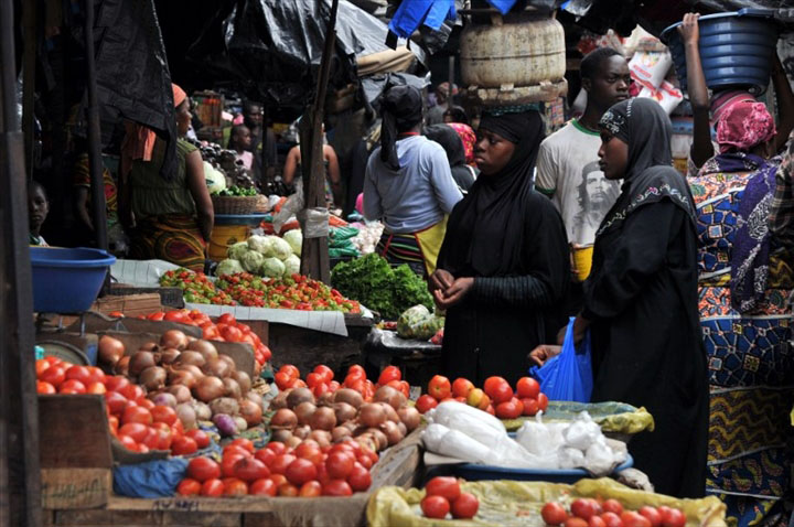 Côte d’Ivoire: strict contrôle des prix pour limiter l’inflation lors des fêtes