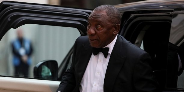 Ramaphosa veut assouplir la procédure d’obtention des visas pour relancer l’économie