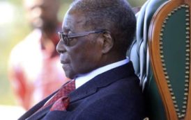 Robert Mugabe dérobé de plus de 800 000 euros en liquide à son domicile