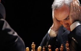 Le Russe Garry Kasparov veut former 1 million d’enfants africains aux échecs