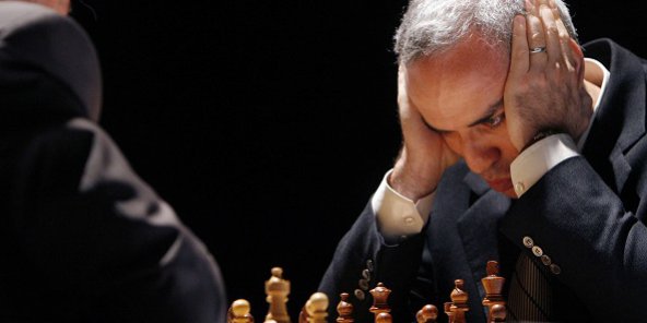 Le Russe Garry Kasparov veut former 1 million d’enfants africains aux échecs