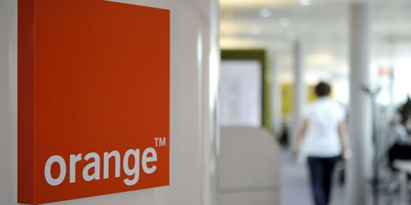 Guinée : Orange condamné à payer plus d’un million d’euros pour « exploitation frauduleuse à des fins commerciales » d’une chanson de Khady Diop