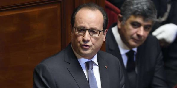France : depuis Madagascar, François Hollande appelle les Français à « se rassembler »