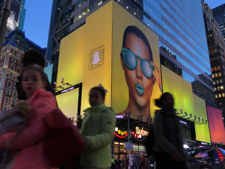 Snapchat vient de s’attaquer à une source clé des recettes publicitaires de Facebook