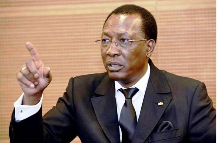 Tchad: Idris Deby envisage « la fin des augmentations de salaire pour les fonctionnaires »