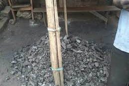 Côte d’ivoire – Bouaké : le charbon de bois fait son retour dans les foyers