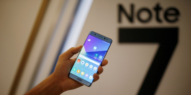 Un Galaxy Note 7 remplacé par Samsung explose dans un avion